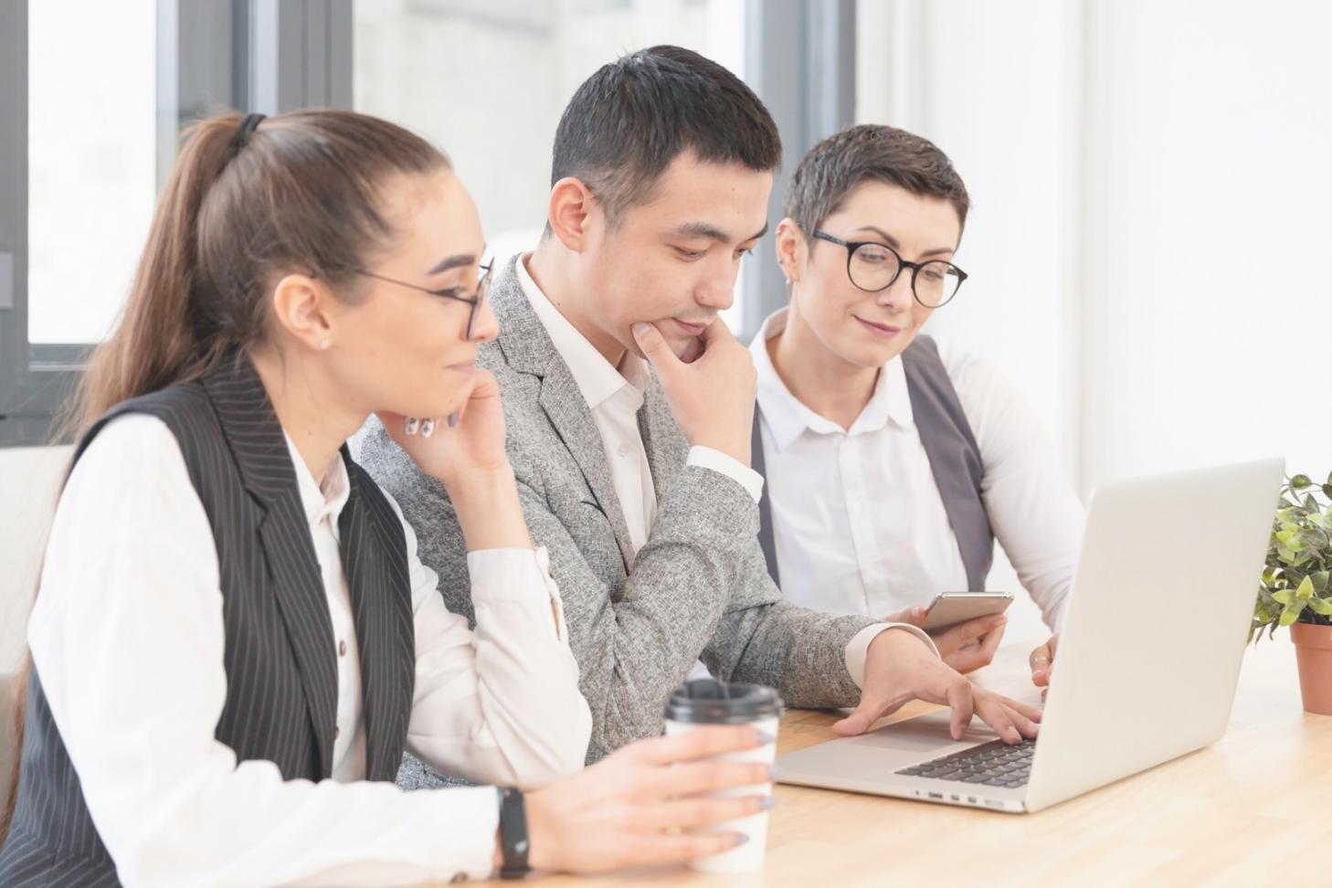 Expansion des formations avec nouveaux modules sur les biais cognitifs financiers